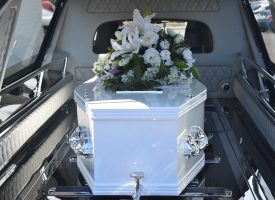 Sorgramt familie inviterer Ekstra Bladet til begravelse
