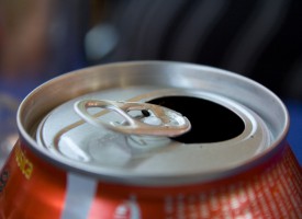 Coca-Cola sælger ud: Laver reklame med Noam Chomsky