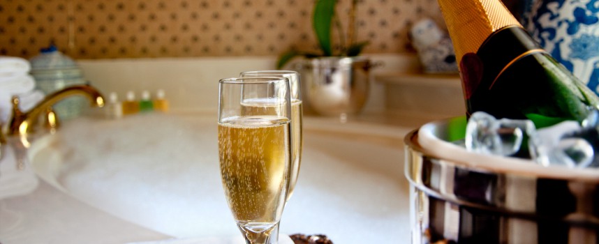 Champagnedrengen bliver rollemodel for udsatte iværksættere: Vil vise vejen ud af bedrageri