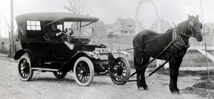 Rokoko Classic: Nu bliver automobiler tilladt, hvis man spænder en hest foran (fra arkivet, 1904)