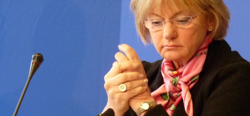 Pia Kjærsgaard raser: Valgnederlag var befolkningens fejl