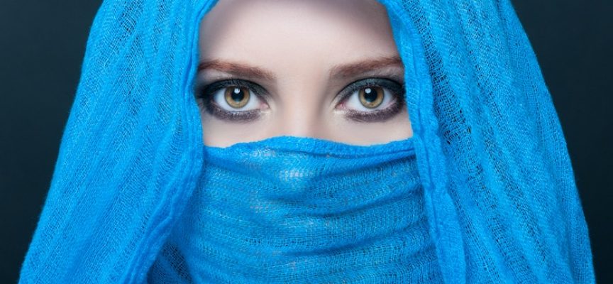 Mette Frederiksen til danske muslimer: Gør burkaen jødisk, hvis I vil have den tilbage