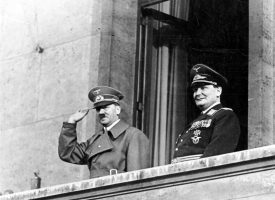 Hitler raser: Blev offer for nulfejlskultur i det offentlige (fra arkivet, april 1945)