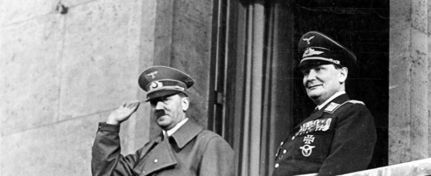 Hitler raser: Blev offer for nulfejlskultur i det offentlige (fra arkivet, april 1945)