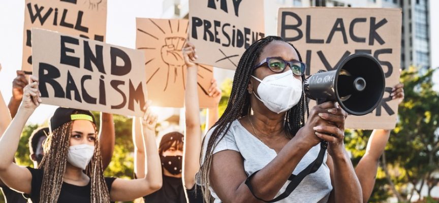Black Lives Matter jubler over Cosby-løsladelse: En sejr for sortes rettigheder