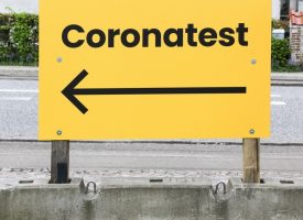 Regeringen strammer grebet: Nu skal du vise coronapas for at blive testet